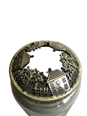 Yankee Candle “Home Sweet Home” Candle Topper